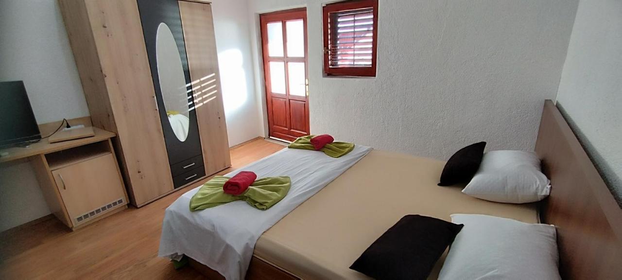 Apartments Andela Starigrad Paklenica Eksteriør bilde
