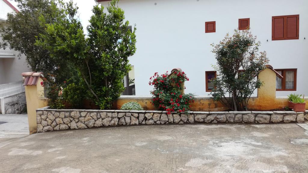 Apartments Andela Starigrad Paklenica Eksteriør bilde